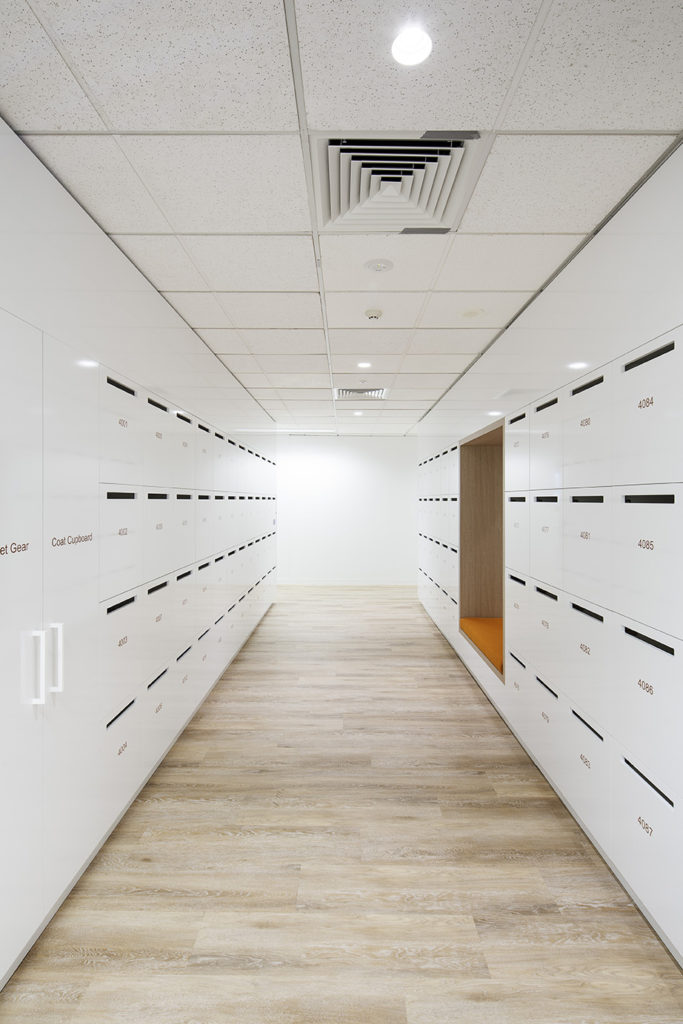 Interface Textured Woodgrains Antique Oak